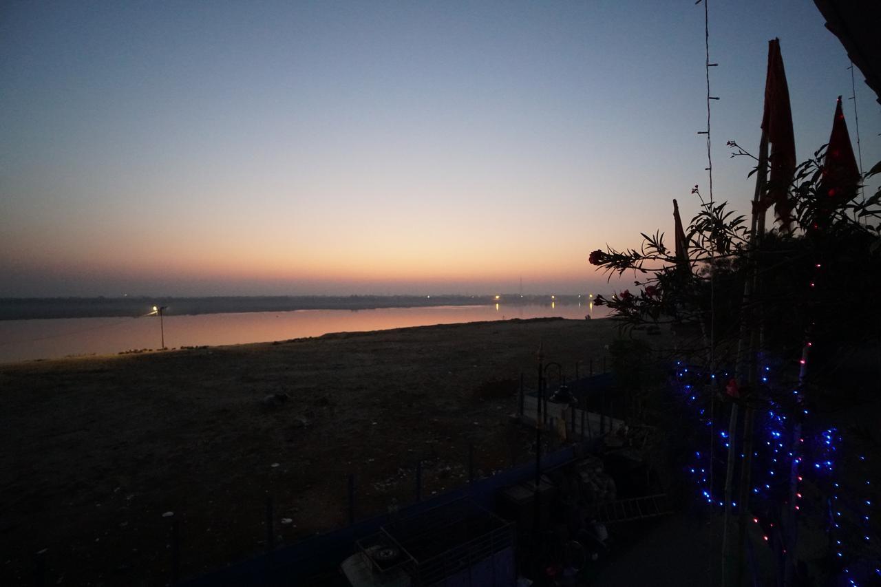 Ganga Paying Guest House Waranasi Zewnętrze zdjęcie