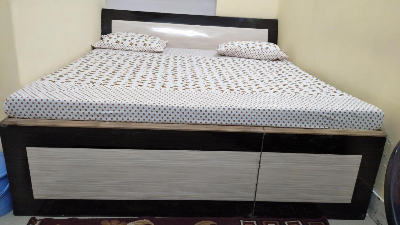 Ganga Paying Guest House Waranasi Zewnętrze zdjęcie
