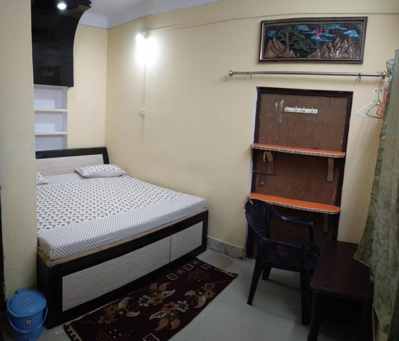 Ganga Paying Guest House Waranasi Zewnętrze zdjęcie