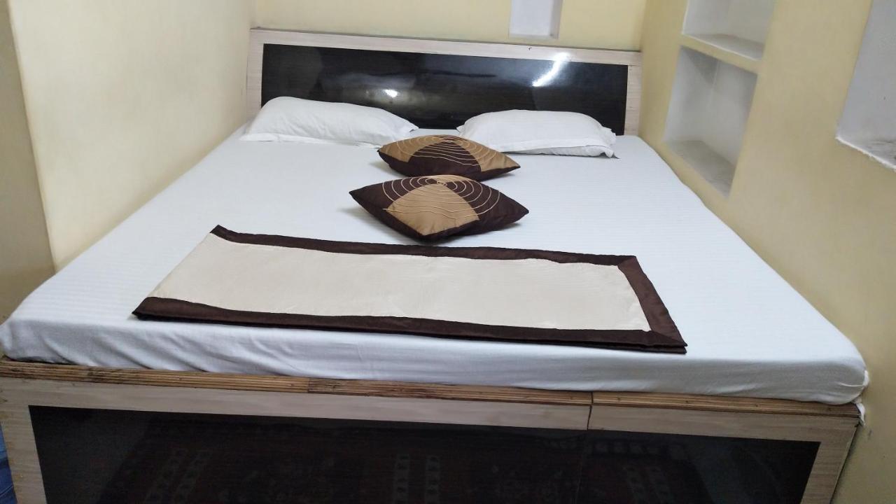 Ganga Paying Guest House Waranasi Zewnętrze zdjęcie